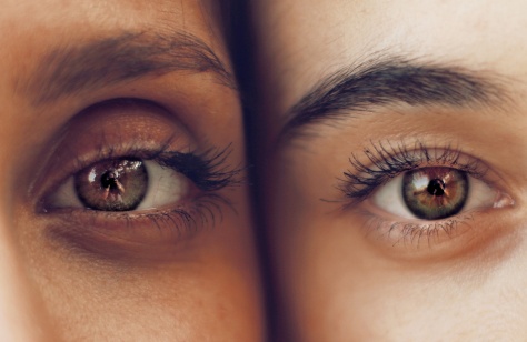 Nahaufnahme Augen von zwei Personen © Soroush Karimi for Unsplash